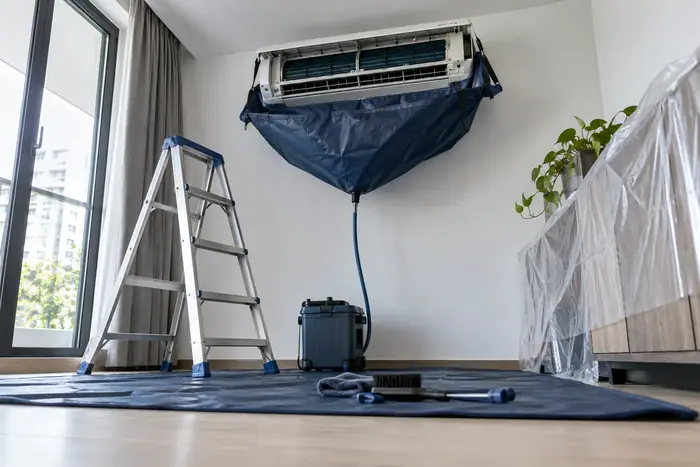 Protectie organizata sub aparatul de aer conditionat